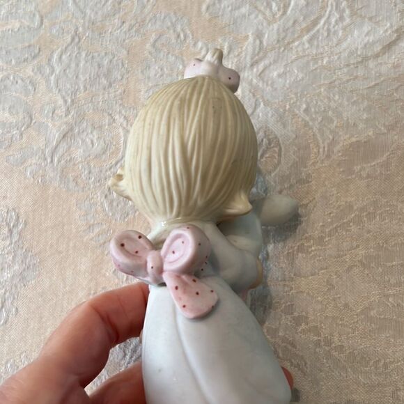 Vintage 1977 Johnathan David “Jesus loves me” porcelain figurine GVC - Picture 7 of 11